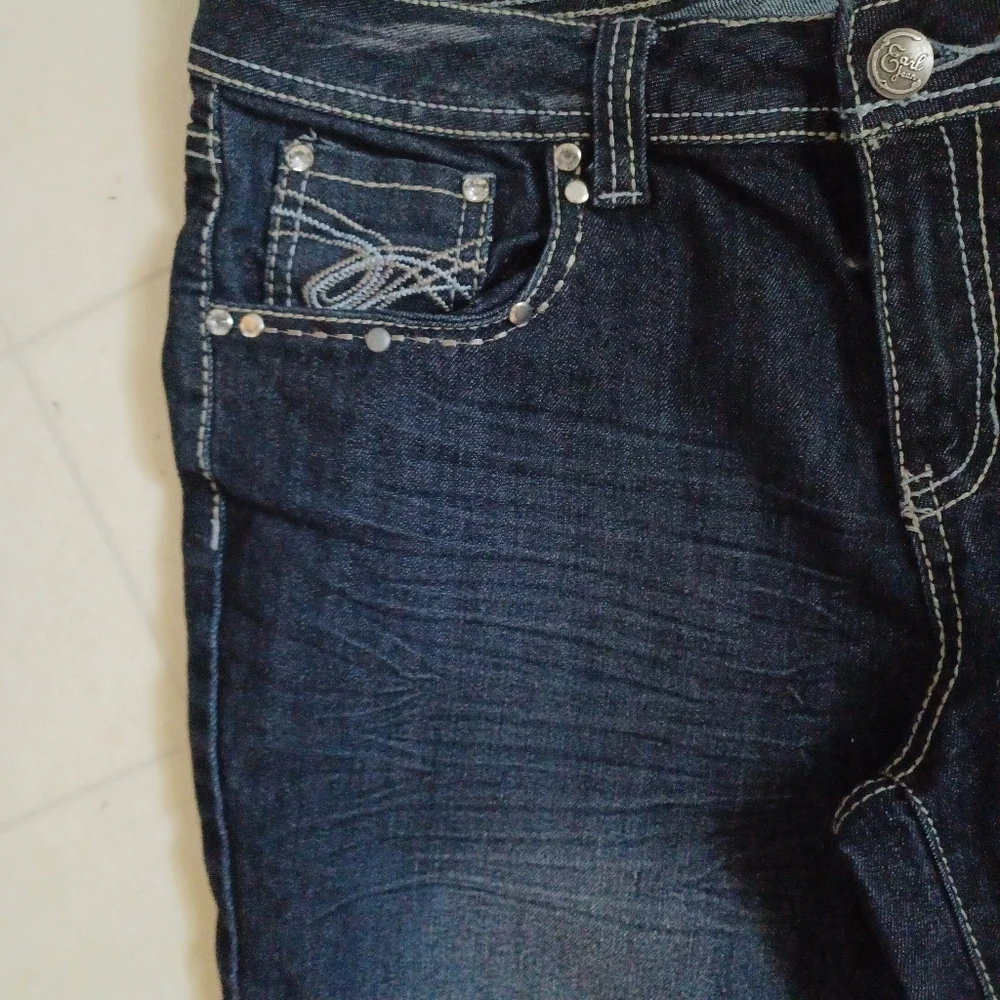 Gentry Used Earl Jeans - Picture 2 of 6